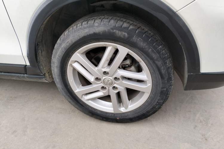 Used Venucia T60 2020 1.6L Manual Smart Vision Version China VI Standard Right Front Wheel Hub