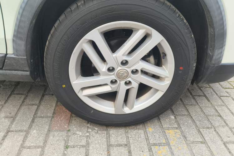 Used Venucia T60 2020 1.6L CVT Smart Enjoyment Edition China VI standard Right Front Wheel Hub