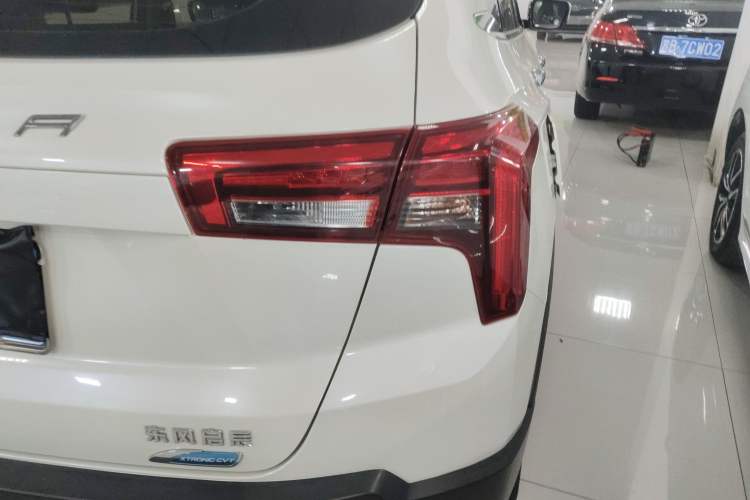 Used Venucia T60 2020 1.6L CVT Smart Drive Version China VI Standard Right Rear Taillight