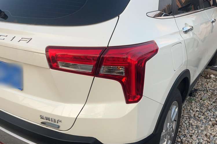 Used Venucia T60 2020 1.6L CVT Smart Edition China V Standard Right Rear Taillight