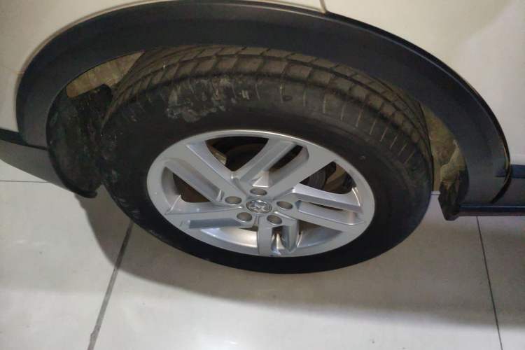 Used Venucia T60 2020 1.6L CVT Smart Drive Version China VI Standard Right Rear Wheel Hub