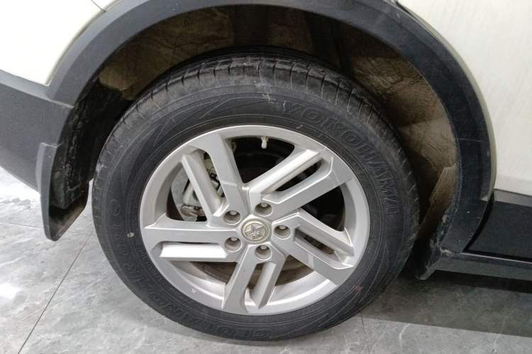 Used Venucia T60 2020 1.6L CVT Smart Drive Version China V Standard Right Rear Wheel Hub
