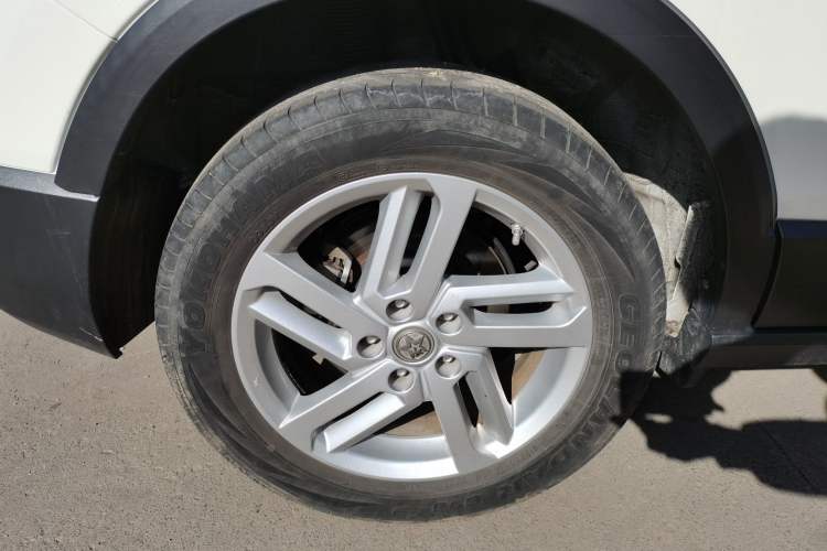 Used Venucia T60 2020 1.6L Manual Smart Vision Version China VI Standard Right Rear Wheel Hub