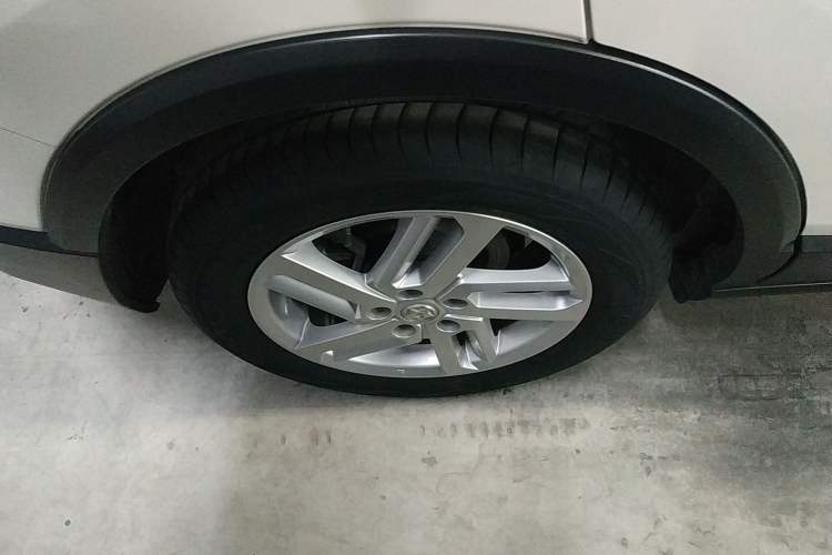 Used Venucia T60 2020 1.6L CVT Smart Drive Version China VI Standard Right Rear Wheel Hub
