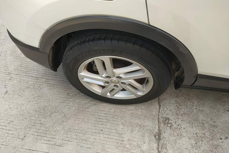 Used Venucia T60 2020 1.6L Manual Smart Vision Version China VI Standard Right Rear Wheel Hub