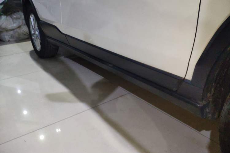 Used Venucia T60 2020 1.6L CVT Smart Drive Version China VI Standard Right Side Sill