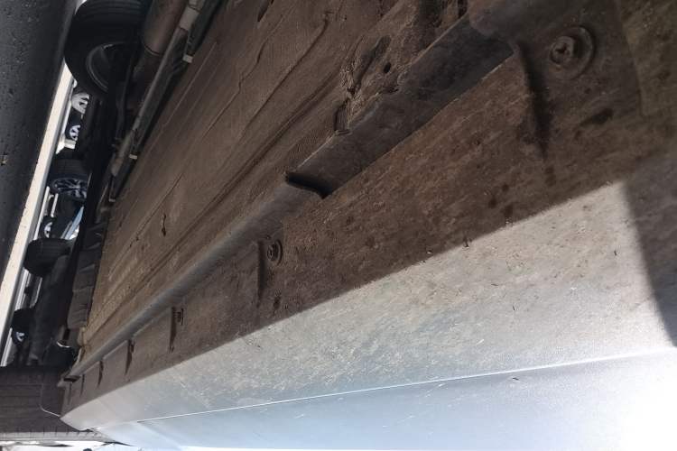 Used Venucia T60 2020 1.6L Manual Smart Vision Version China VI Standard Right Side Sill
