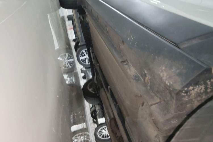 Used Venucia T60 2020 1.6L CVT Smart Drive Version China VI Standard Right Side Sill