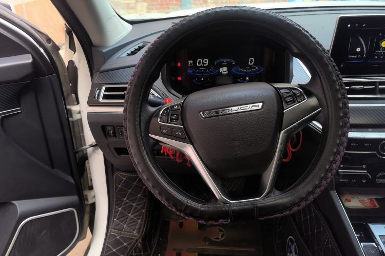 Used Venucia T60 2020 1.6L CVT Smart Drive Version China VI Standard Steering Wheel