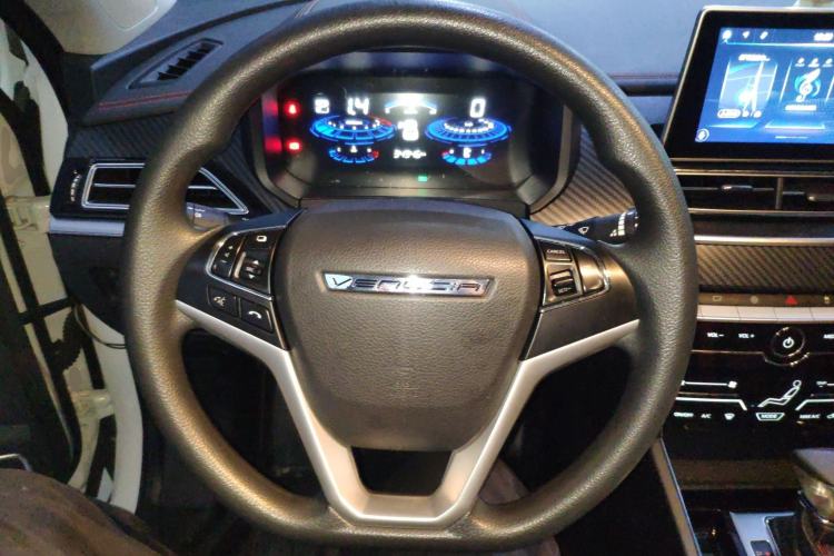 Used Venucia T60 2020 1.6L CVT Smart Drive Version China VI Standard Steering Wheel