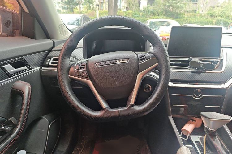 Used Venucia T60 2020 1.6L CVT Smart Drive Version China VI Standard Steering Wheel