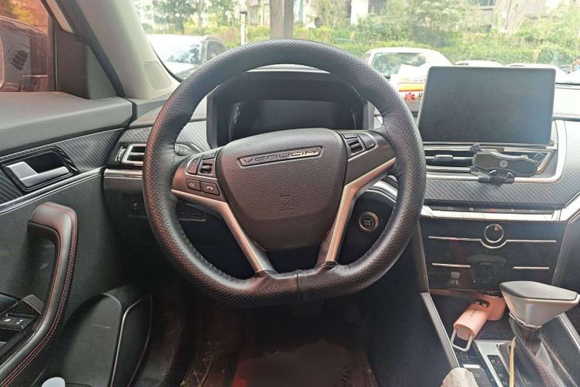 Used Venucia T60 2020 1.6L CVT Smart Drive Version China VI Standard Steering Wheel