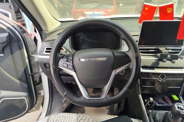 Used Venucia T60 2020 1.6L Manual Smart Vision Version China VI Standard Steering Wheel
