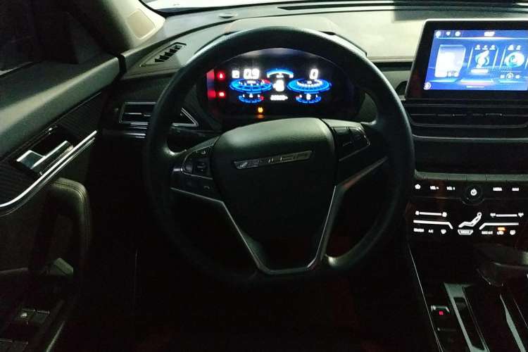 Used Venucia T60 2020 1.6L CVT Smart Drive Version China VI Standard Steering Wheel