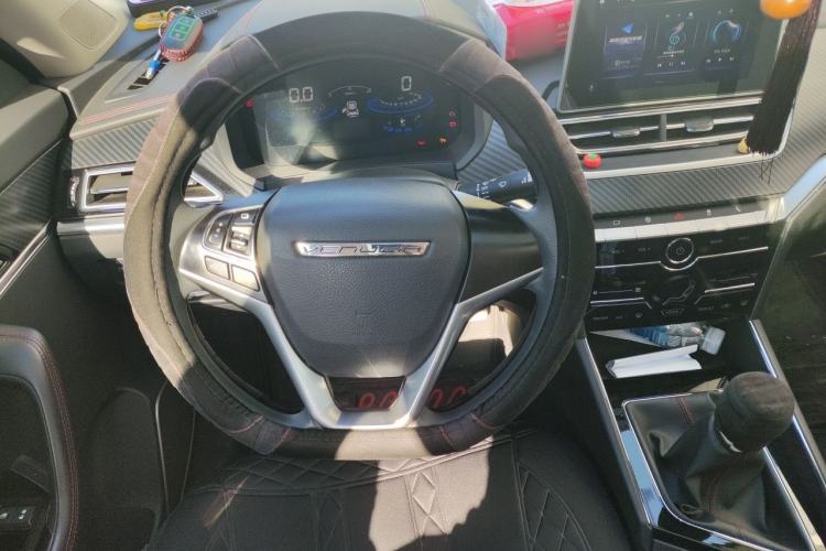 Used Venucia T60 2020 1.6L Manual Smart Vision Version China VI Standard Steering Wheel