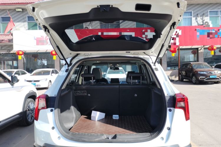 Used Venucia T60 2020 1.6L Manual Smart Vision Version China VI Standard Trunk