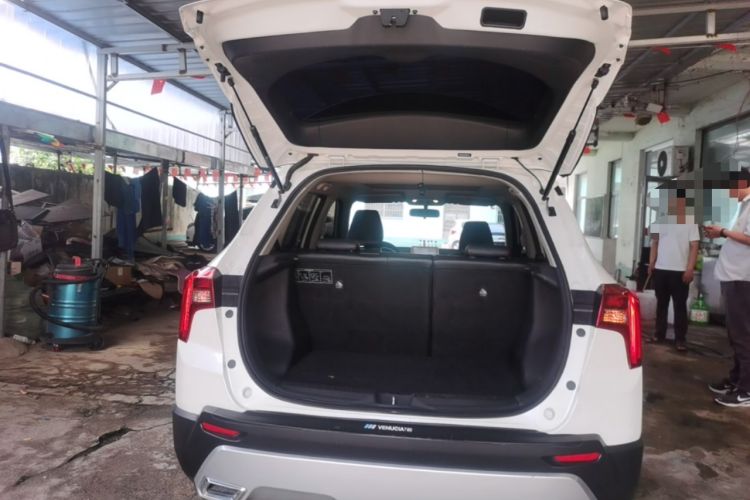 Used Venucia T60 2020 1.6L Manual Smart Vision Version China VI Standard Trunk