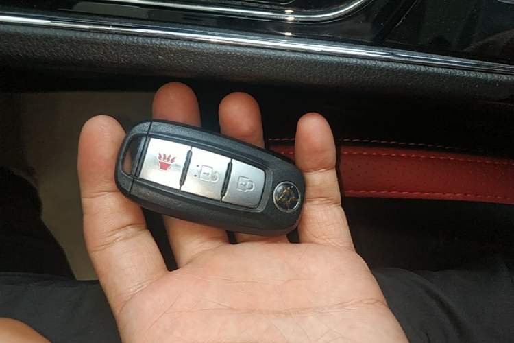Used Venucia T60 2020 1.6L CVT Smart Drive Version China VI Standard Vehicle Key