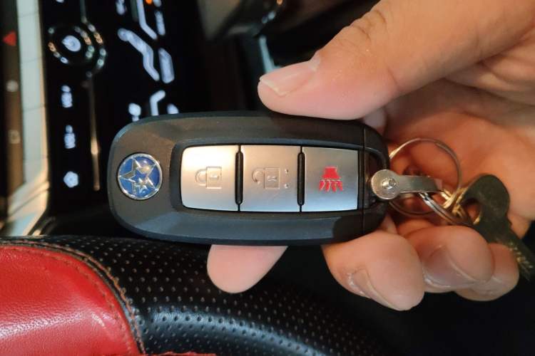 Used Venucia T60 2020 1.6L CVT Smart Drive Version China VI Standard Vehicle Key