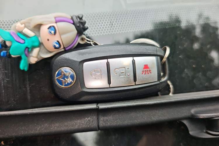 Used Venucia T60 2020 1.6L CVT Smart Drive Version China VI Standard Vehicle Key