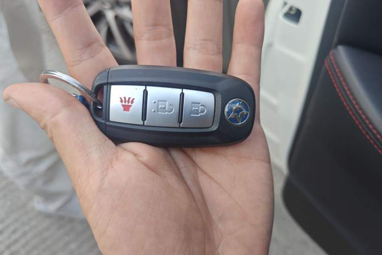 Used Venucia T60 2020 1.6L CVT Smart Drive Version China VI Standard Vehicle Key