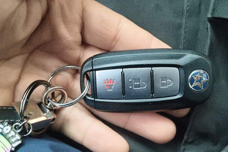 Used Venucia T60 2020 1.6L CVT Smart Drive Version China VI Standard Vehicle Key