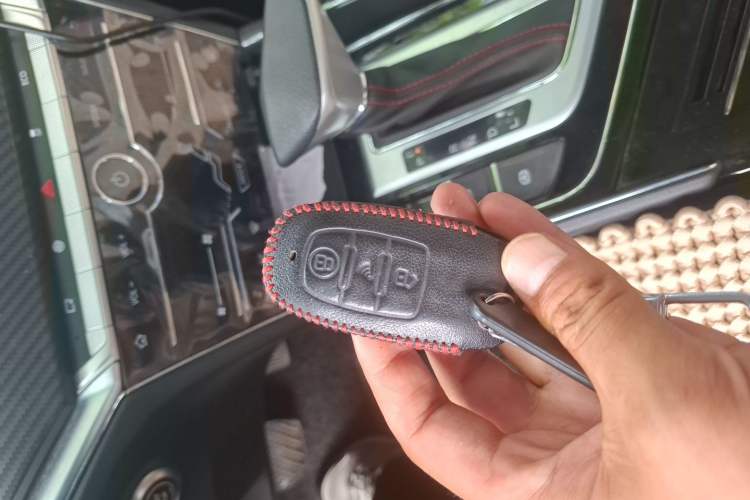 Used Venucia T60 2020 1.6L CVT Smart Drive Version China VI Standard Vehicle Key