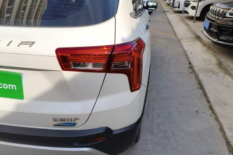 Used Venucia T60 2022 1.6L CVT Smart Drive Version Exterior 6