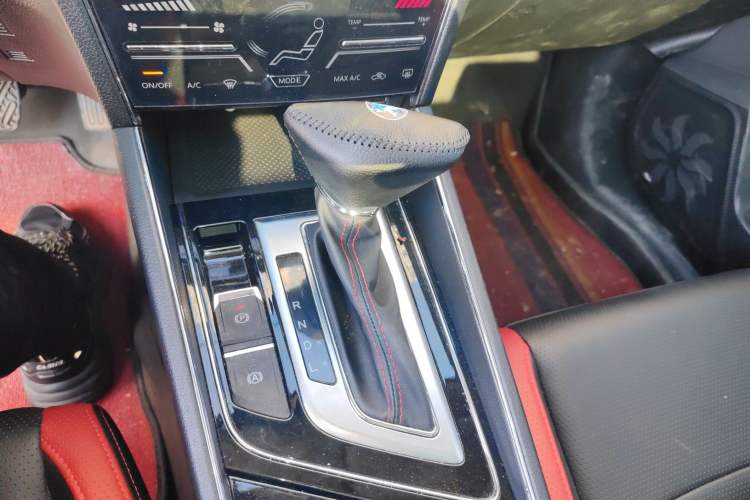 Used Venucia T60 2022 1.6L CVT Smart Drive Version Gear Lever