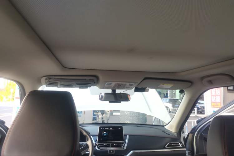 Used Venucia T60 2022 1.6L CVT Smart Drive Version Headliner