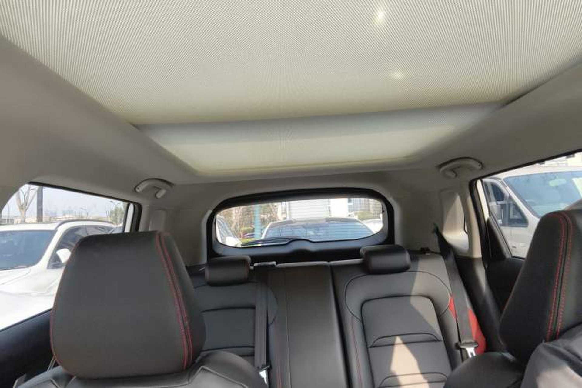 Used Venucia T60 2022 1.6L CVT Smart Drive Version Headliner