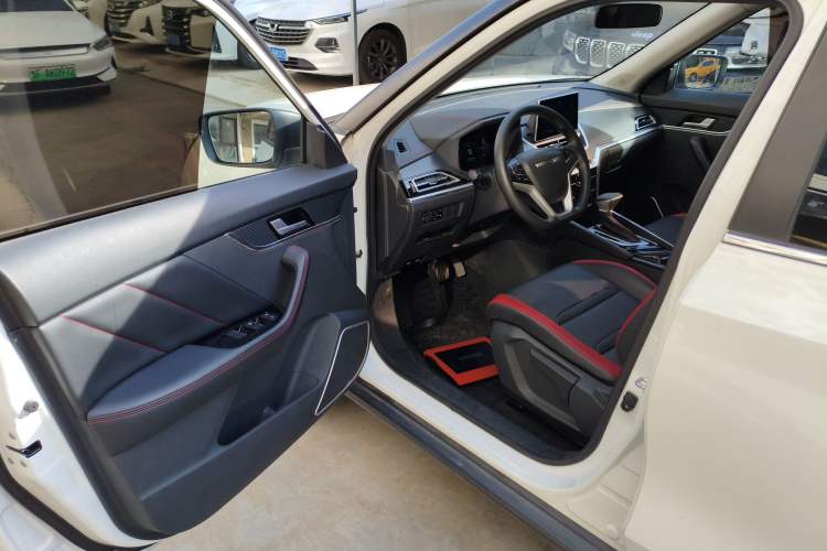 Used Venucia T60 2022 1.6L CVT Smart Drive Version Interior 3