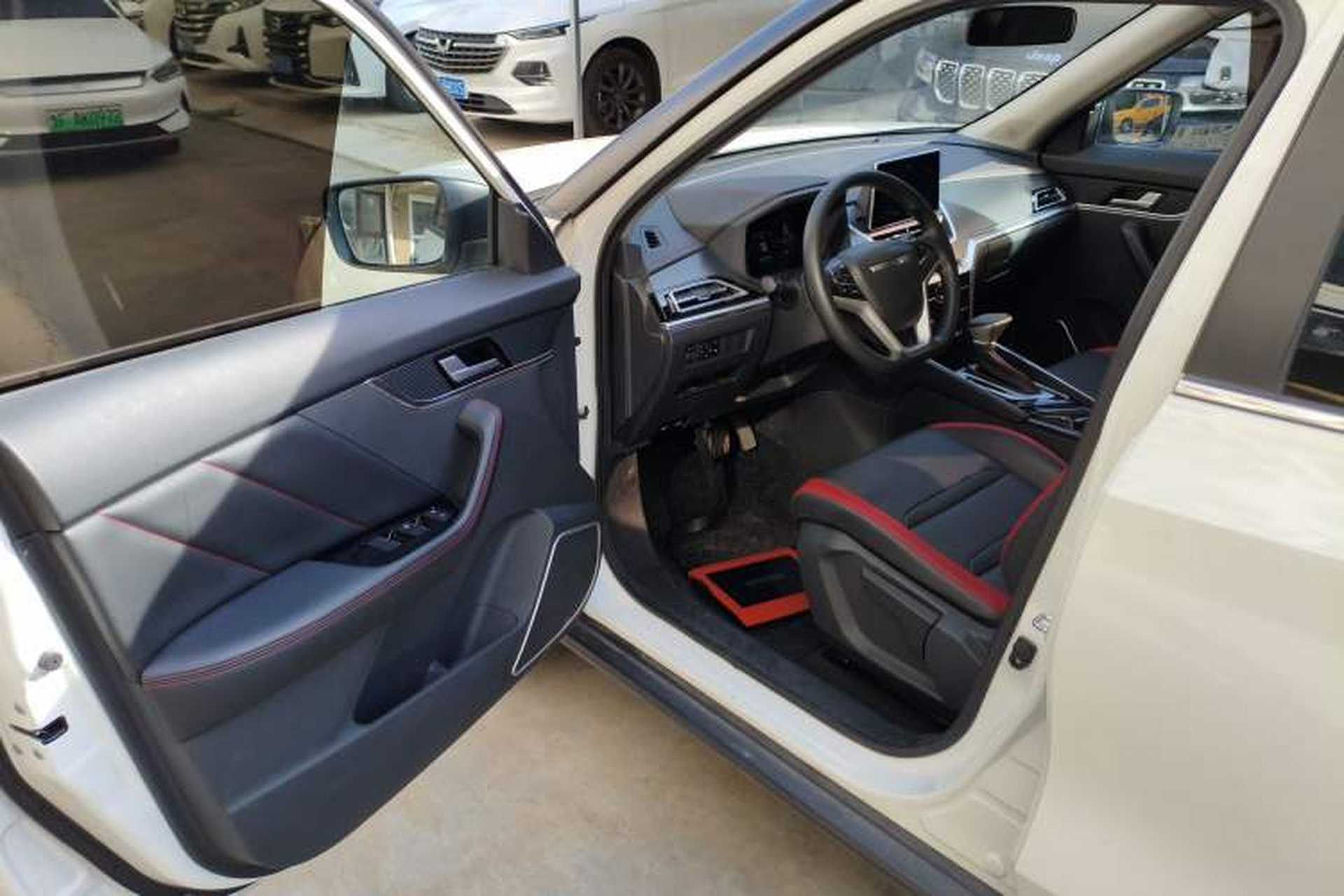 Used Venucia T60 2022 1.6L CVT Smart Drive Version Interior 3