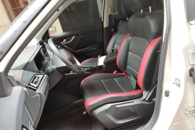 Used Venucia T60 2022 1.6L CVT Smart Drive Version Left Front Seat