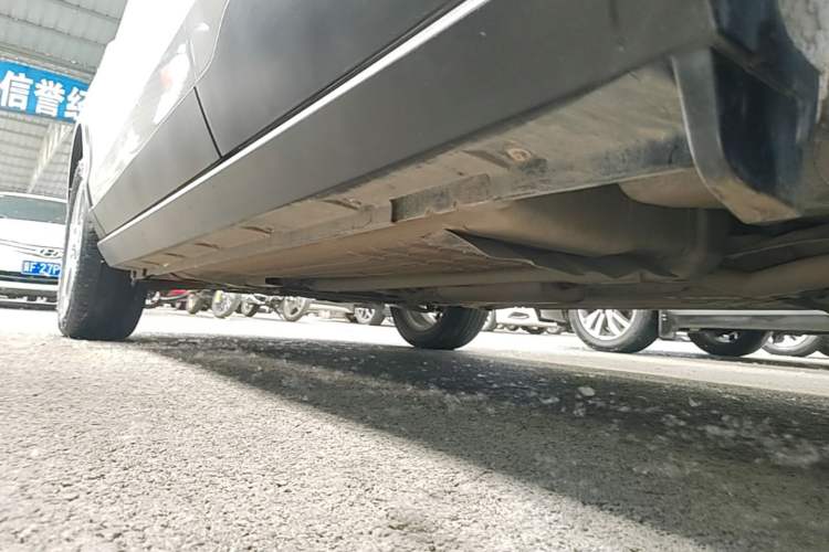 Used Venucia T60 2022 1.6L CVT Smart Drive Version Left Side Sill