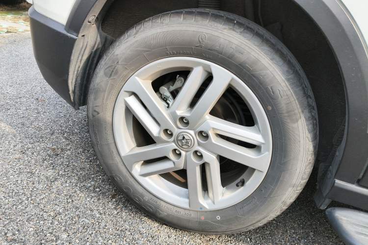 Used Venucia T60 2022 1.6L CVT Smart Drive Version Right Rear Wheel Hub
