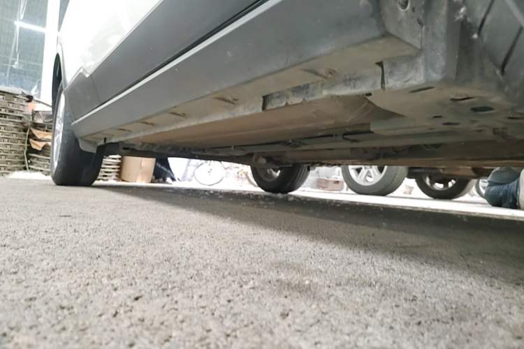 Used Venucia T60 2022 1.6L CVT Smart Drive Version Right Side Sill