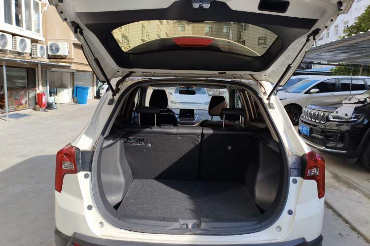Used Venucia T60 2022 1.6L CVT Smart Drive Version Trunk