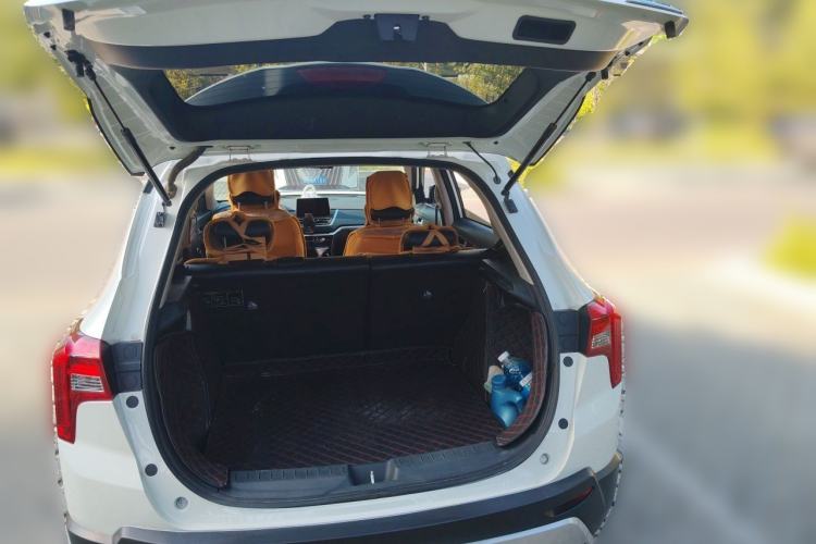 Used Venucia T60 2022 1.6L CVT Smart Drive Version Trunk