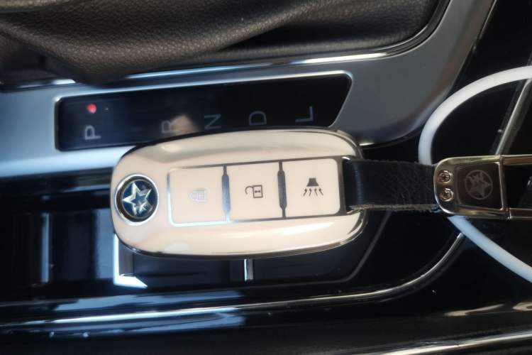 Used Venucia T60 2022 1.6L CVT Smart Drive Version Vehicle Key