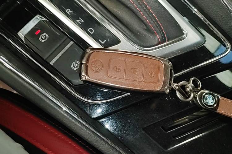 Used Venucia T60 2022 1.6L CVT Smart Drive Version Vehicle Key