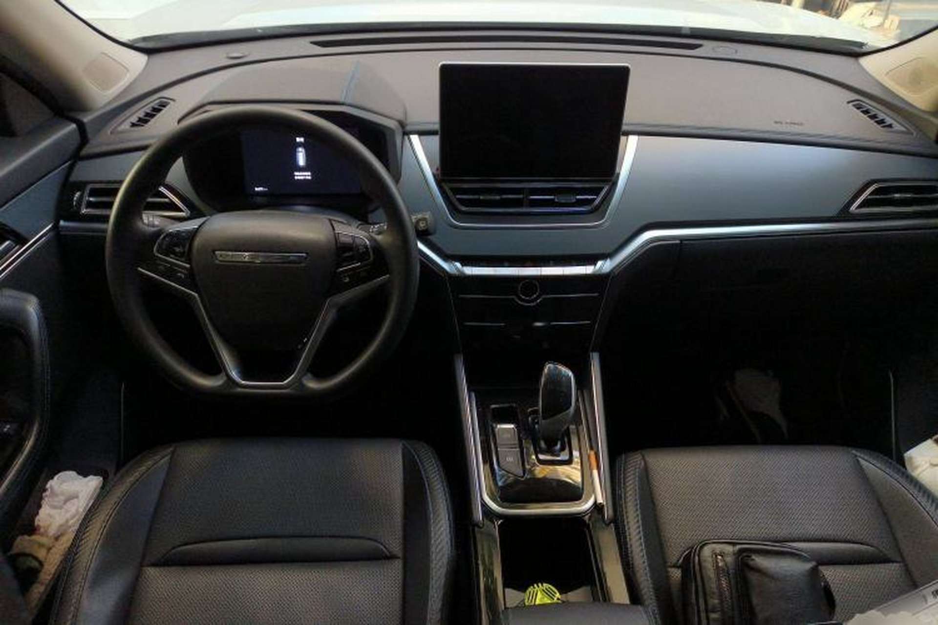 Used Venucia T60EV 2020 AI Enjoyment Model Center Console