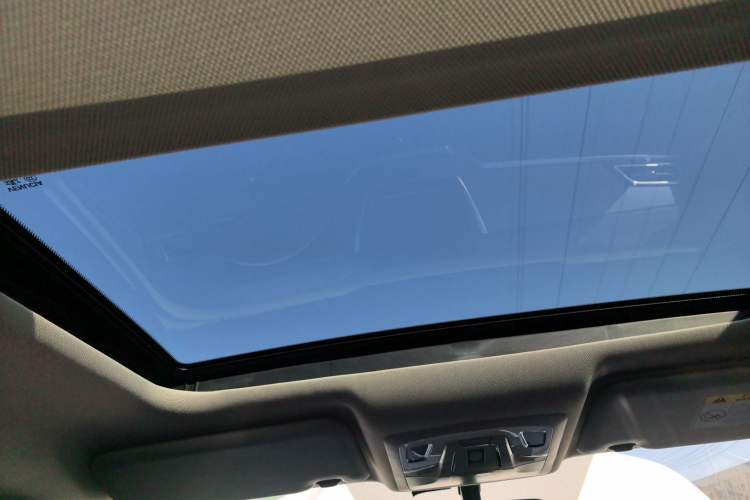 Used Venucia T60EV 2020 AI Enjoyment Model Headliner