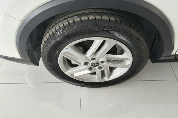 Used Venucia T60EV 2020 AI Enjoyment Model Left Front Wheel Hub