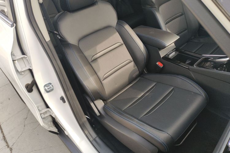 Used Venucia T60EV 2020 AI Fashion Model Right Front Seat