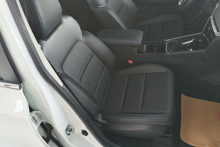 Used Venucia T60EV 2020 AI Enjoyment Model Right Front Seat