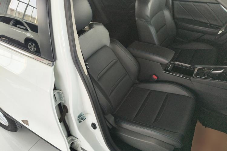 Used Venucia T60EV 2020 AI Enjoyment Model Right Front Seat