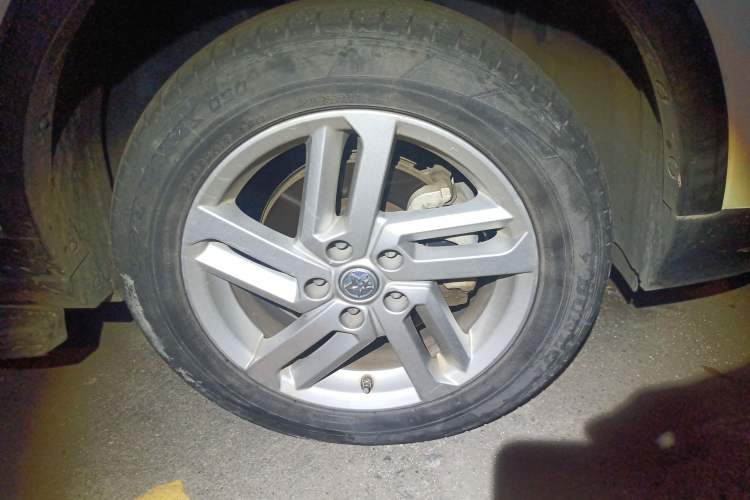 Used Venucia T60EV 2020 AI Enjoyment Model Right Front Wheel Hub