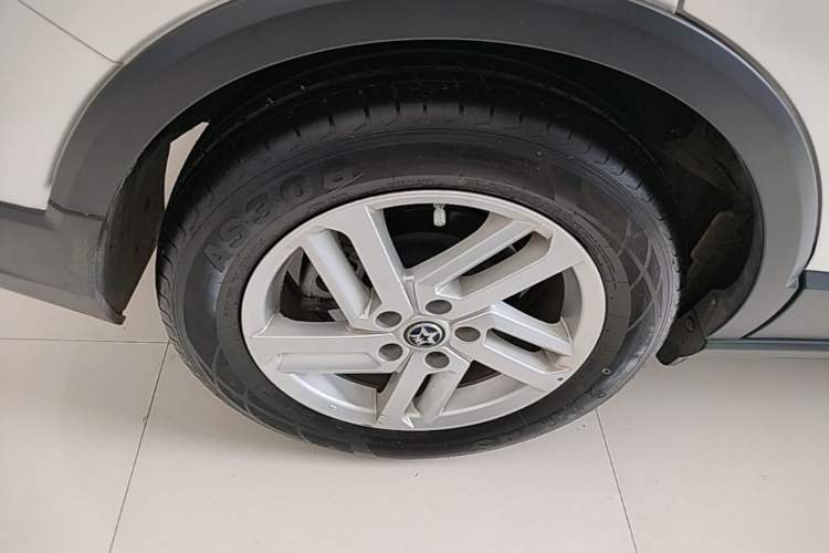 Used Venucia T60EV 2020 AI Enjoyment Model Right Rear Wheel Hub