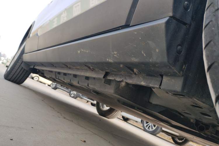 Used Venucia T60EV 2020 AI Enjoyment Model Right Side Sill